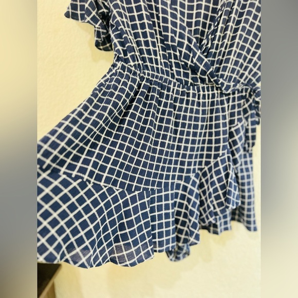 BP. Nordstrom Glen Plaid Wrap Short Sleeve Shorts Romper. Size Med blue & white - Picture 7 of 14